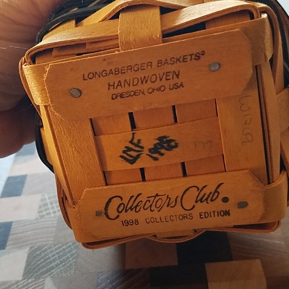1998 Longaberger Basket - Picture 3 of 3